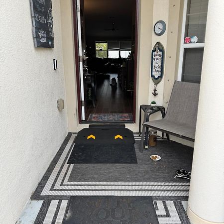 Ruskin Fl Private 2 Bdrm 1 Bath Suite Common Areas Shared With Host And Cat Exterior photo