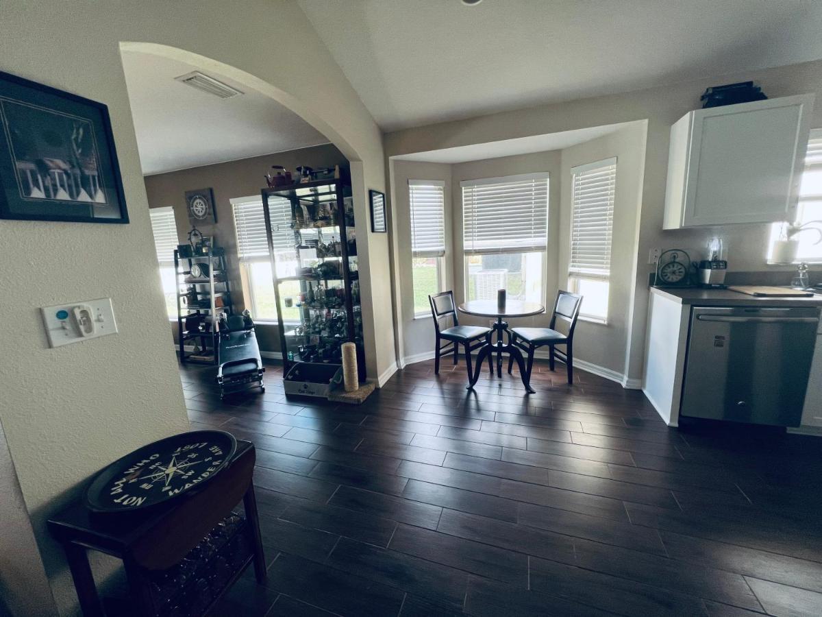 Ruskin Fl Private 2 Bdrm 1 Bath Suite Common Areas Shared With Host And Cat Exterior photo