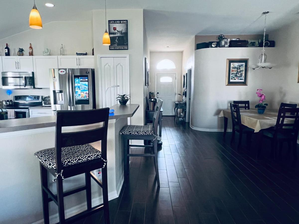 Ruskin Fl Private 2 Bdrm 1 Bath Suite Common Areas Shared With Host And Cat Exterior photo