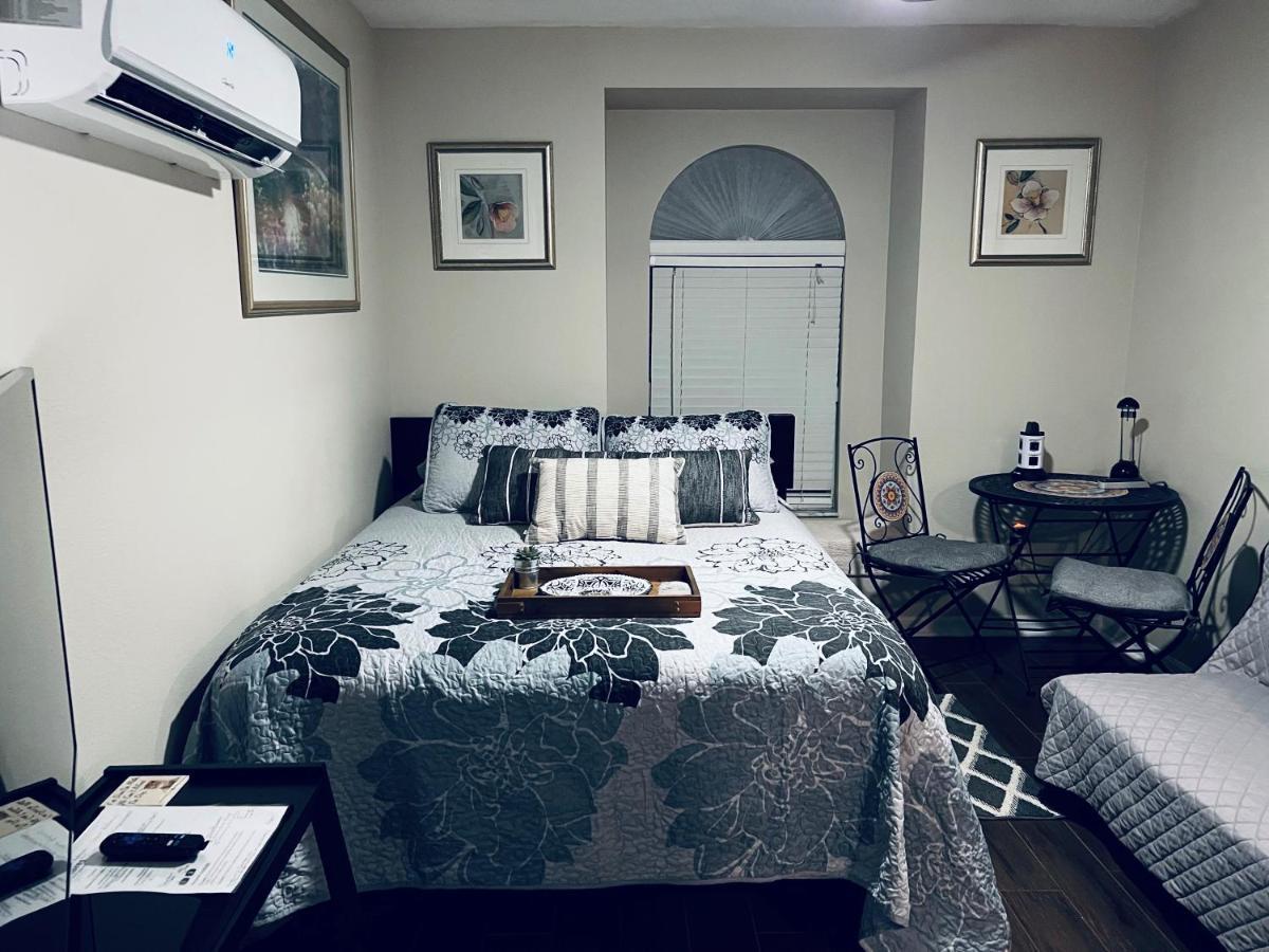 Ruskin Fl Private 2 Bdrm 1 Bath Suite Common Areas Shared With Host And Cat Exterior photo